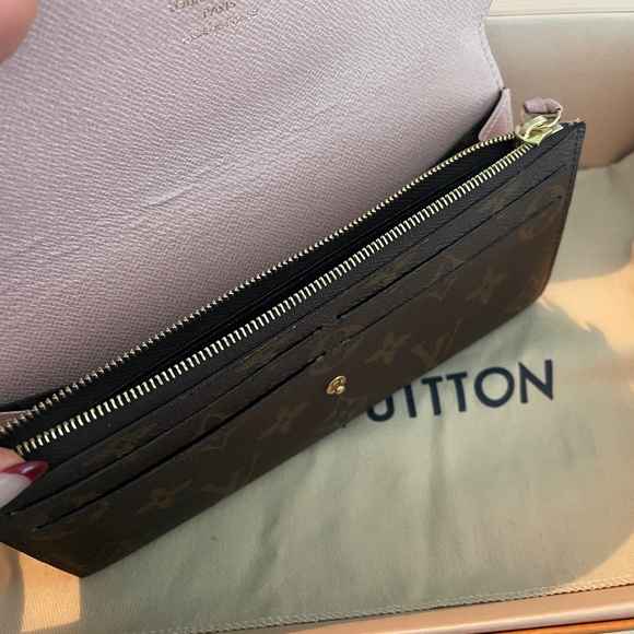 Louis Vuitton Emilie Wallet - Rose Ballerine - Picture 4 of 5